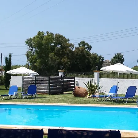 בית נופש Filia Almiros Beach